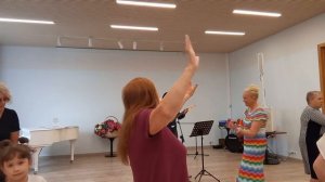 _Абра кадабра_ Песня на русском языке. Концерт в ЦМД. Красотка из Братеево Надя и Олимп. Россия. ЮАО