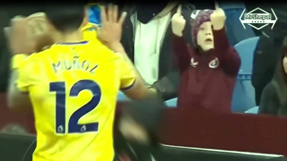 САМЫЕ СМЕШНЫЕ МОМЕНТЫ В ФУТБОЛЕ ЛУЧШИЕ ПРИКОЛЫ В ФУТБОЛЕ ВИДЕО ПРО ФУТБОЛ ПРИКОЛЫ В СПОРТЕ смотреть онлайн