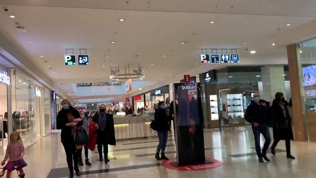 VLOG| ВЕЗДЕ НОВОГОДНЕЕ НАСТРОЕНИЕ! НАШЛИ КУРТКУ ИЗ ДЕТСТ