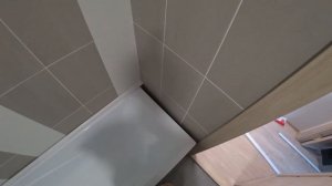 Как не надо! Устанавливать плинтус на ванну!