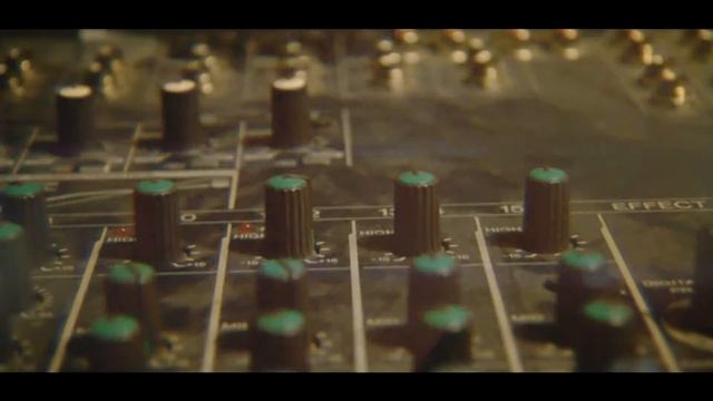 K.MAX РЖАВАЯ БОРОДА - ПУЛЯ В ГОЛОВЕ (OFFICIAL VIDEO) смотреть онлайн