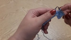 Простой и красивый узор спицами .