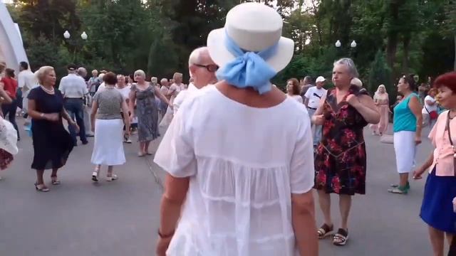 ДЕВОЧКА В ПЛАТЬЕ ИЗ СИТЦА! ТАНЦЫ ХАРЬКОВ 2021 #харьков смотреть онлайн
