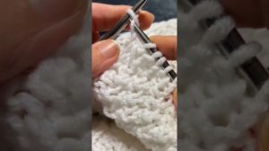 Шарф спицами. Как связать ровный край?!край не закручи?