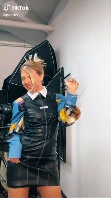 Аня покров - не говори им где сани, мой рот занят деньгами #аняпокров #покров #shorts #данямилохин