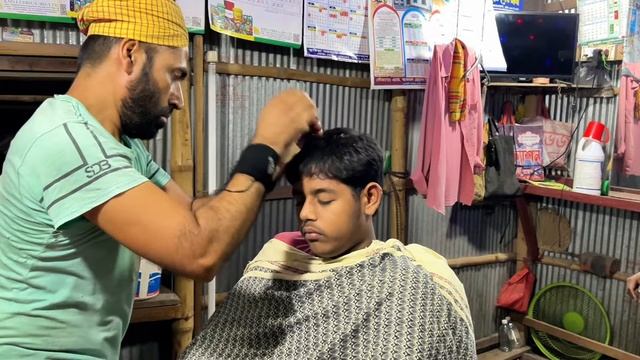 Интенсивный массаж шеи и акупрессуры головы на стуле от уличного парикмахера смотреть онлайн