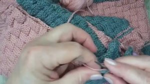 Набор петель рукава из кромочных проймы.