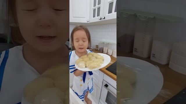 Готовим медовый тортик🎂 смотреть онлайн