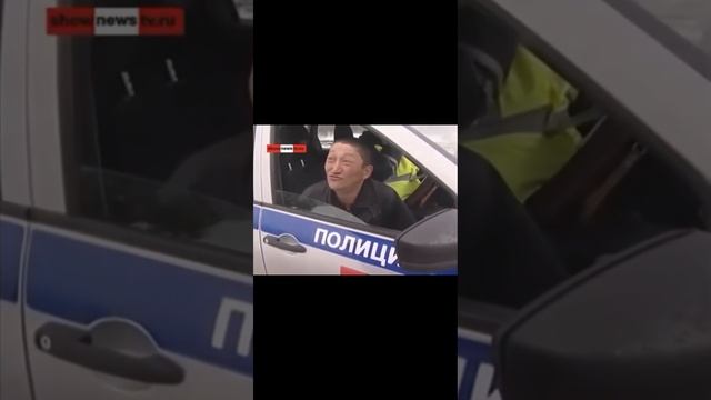 Тапочки слетели😂#shorts смотреть онлайн