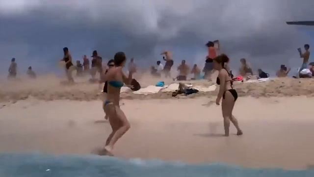 Море Солнце Песок и Самолет! Нежданно! смотреть онлайн