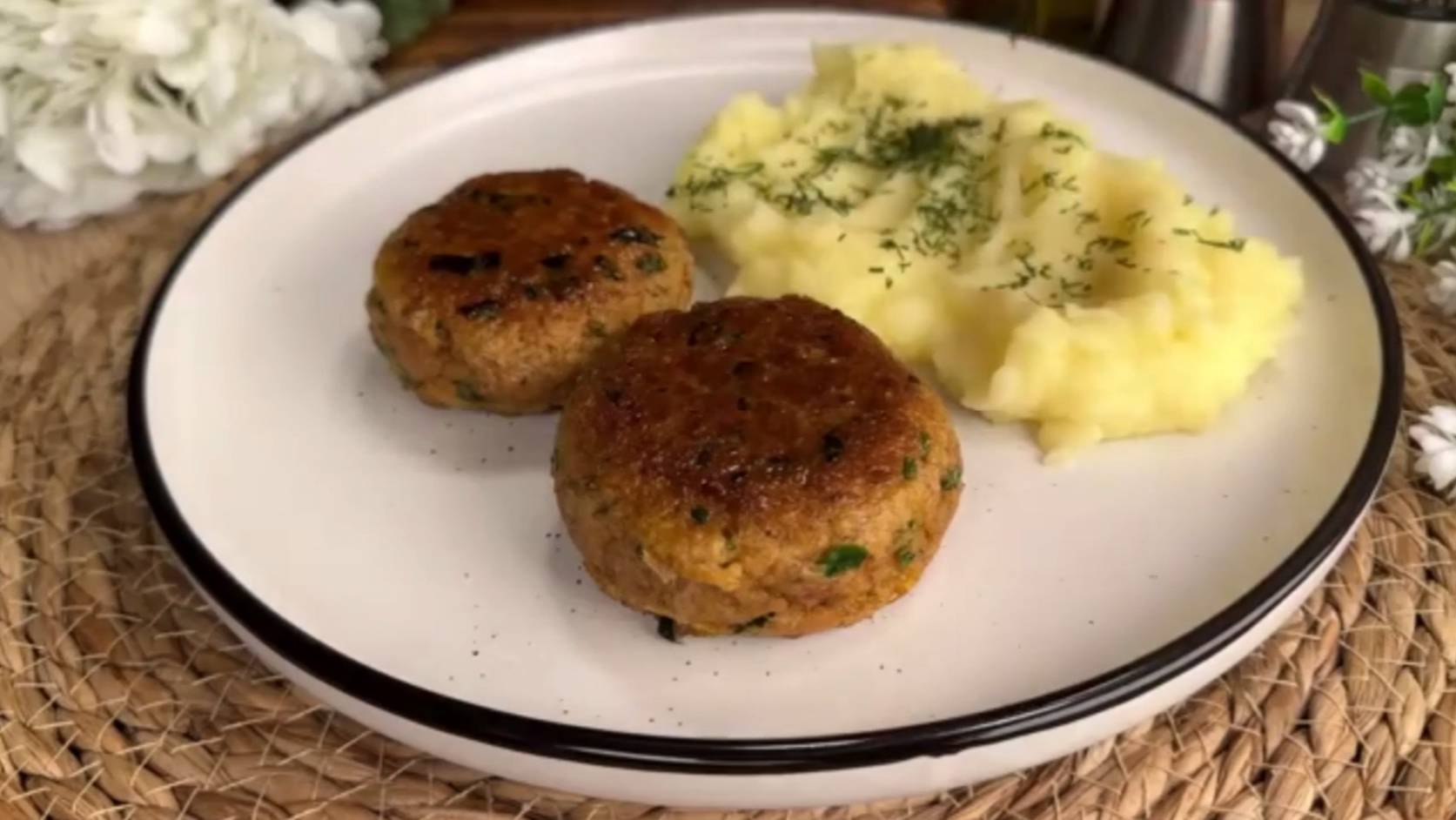 Смешайте консервированный тунец и 3 яйца | Котлеты из тунца | Простой рецепт смотреть онлайн