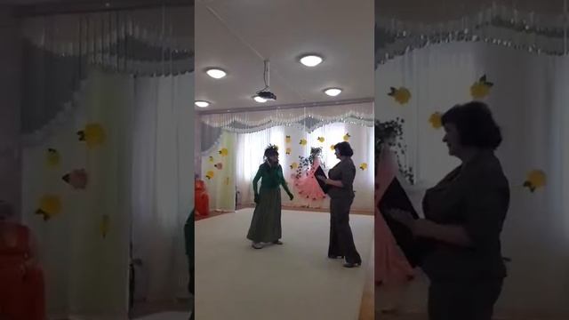 Весной и Баба-Яга женщина😄