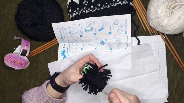 Как делать ПОМПОНЫ на специальном устройстве смотреть онлайн