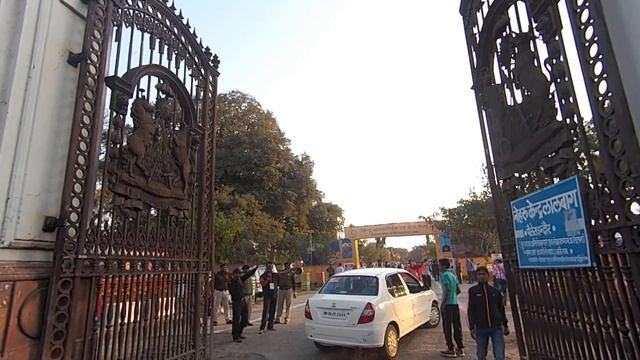 1 Хинду фестиваль в Индоре а с Доктор Перч смотреть онлайн