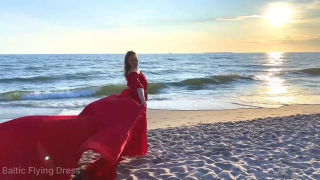На море в красном платье. Зеленоградск. смотреть онлайн