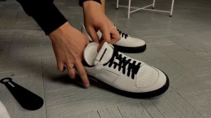 Как спрятать узел от шнурков на кроссах?