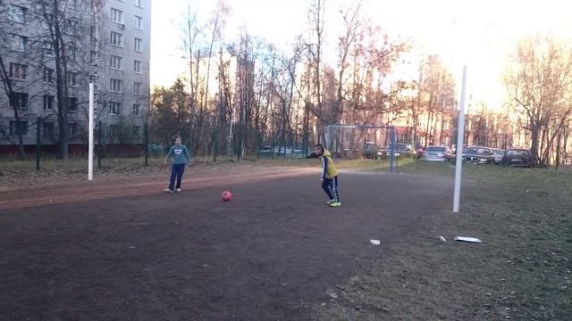 Играем футбол