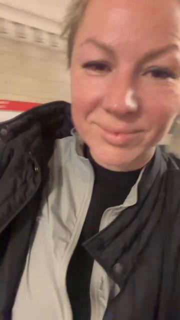 Еду с веником в метро после бани домой. По питерски :) смотреть онлайн