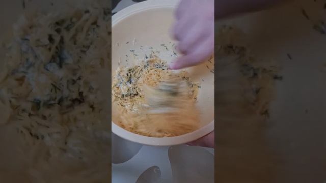 Закуска: помидоры под сырной шапкой🤤