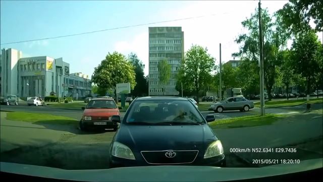 АВТОПРИКОЛЫ ЛУЧШИЕ МОМЕНТЫ Авто приколы на дорогах Бабы за рулем, ТП за рулем HD смотреть онлайн