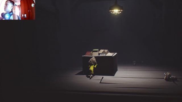 Чьи это тапки?