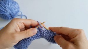 Изнаночная гладь спицами классическим способом🧶