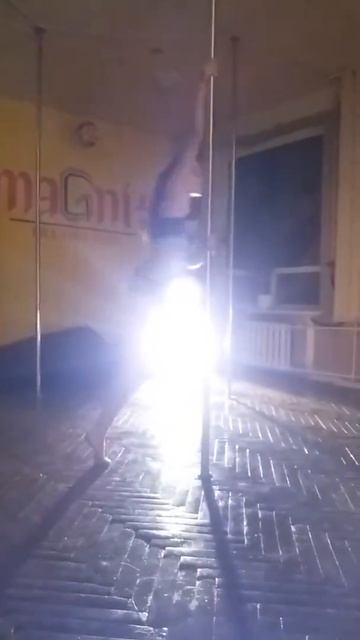 Pole dance Яна Рождественская студия " Magnit" смотреть онлайн