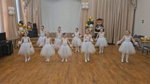 Танцевальный номер " Подснежники"
СТУДИЯ ХОРЕОГРАФИИ "ФЕНИКС"