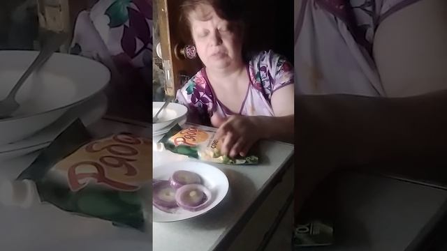 МУКБАНГ И БОЛТОВНЯ О ХЕЙТЕРАХ смотреть онлайн