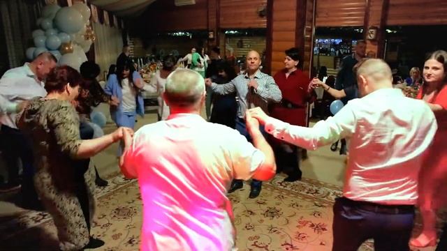 Бужор Юрий  Iurie Bujor.  Cover. Дансэм ку нямул молдовенеск.