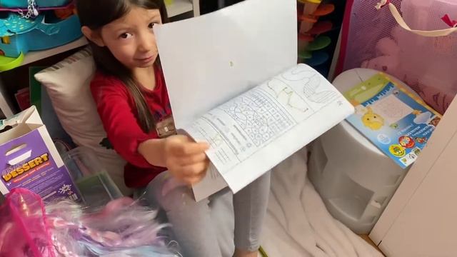АГА!ПОПАЛАСЬ! Нашла Милу за интересным занятием. Подглядываю за Милой смотреть онлайн