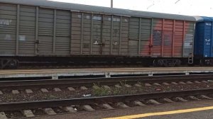 электровоз 2ЭС5К 660 с грузовым поездом