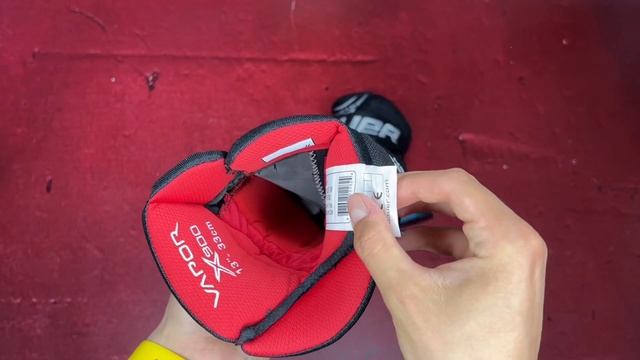 Краги: BAUER VAPOR X900 SR/13