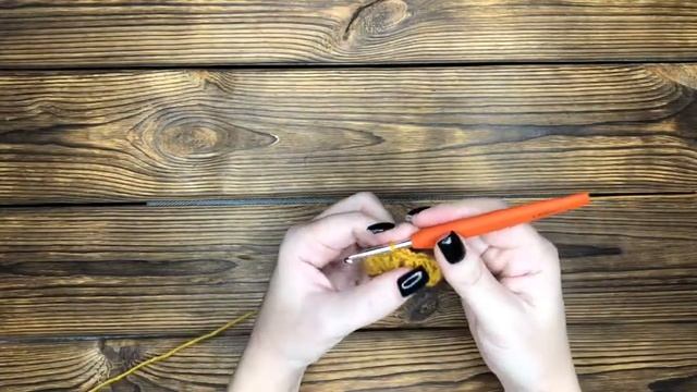 вяжем по кругу поворотными рядами