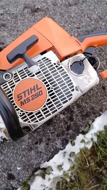 STIHL MS250 #stihlms250 #stihl250 #youtubeshorts #Село_та_STIHL смотреть онлайн