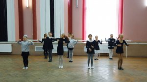 Ручками крути, ножками верти танец для детей