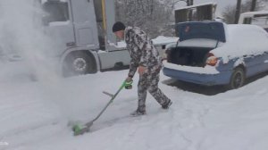 Аккумуляторный снегоуборщик REDVERG RD-SB18-300BL/U