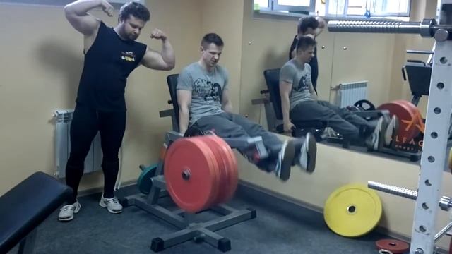 Разгибание ног 150кг