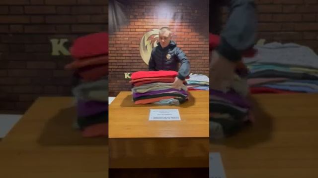 Одяг секонд хенд Толстовки без капюшона середніх та в? смотреть онлайн