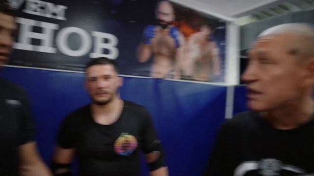 БОРЕЦ vs БОКСЕР в уличной драке смотреть онлайн