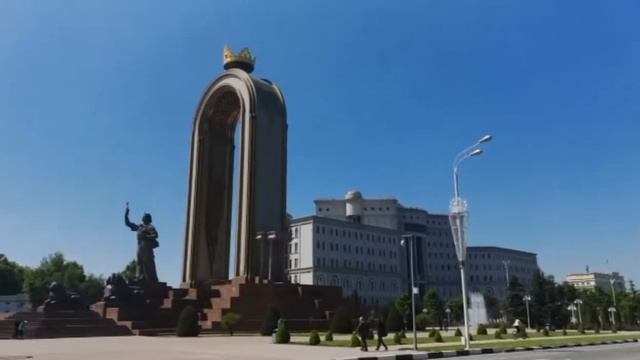 День города🇹🇯/Запускаем воздушных змей смотреть онлайн