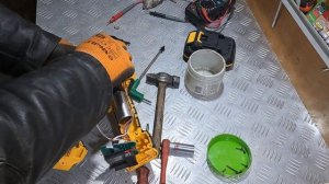 Секатор аккумуляторный DeWALT не запускается - ремонт.