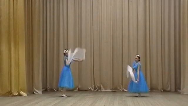 Танец Вальс с шарфами смотреть онлайн