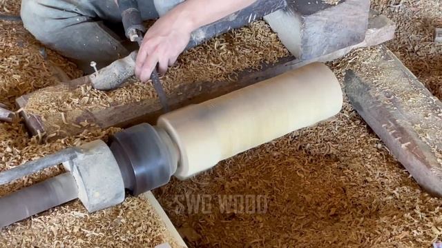 Огромная токарная обработка дерева: опасный навык раб смотреть онлайн