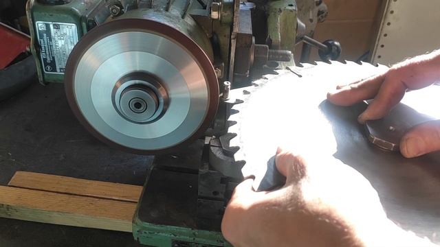 202409 Универсальный инструментальный заточной станок с смотреть онлайн