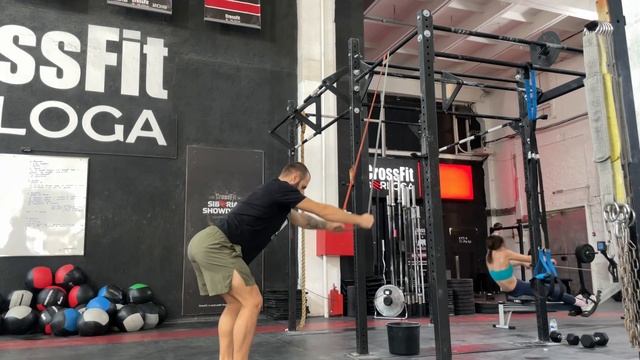 Пуловер с резиной в наклоне смотреть онлайн