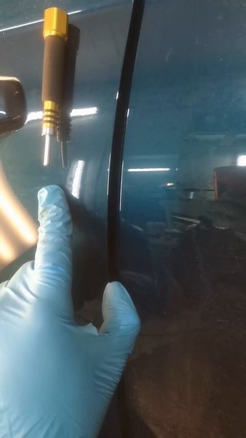 Маленькая вмятина на двери.mp4