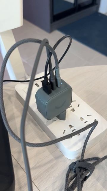 Зарядное устройство COOMO 65W смотреть онлайн