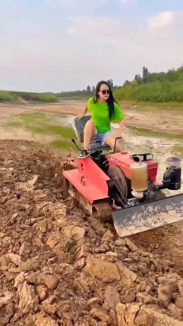 #Гусеничный мотоблок#caterpillar tractors# смотреть онлайн