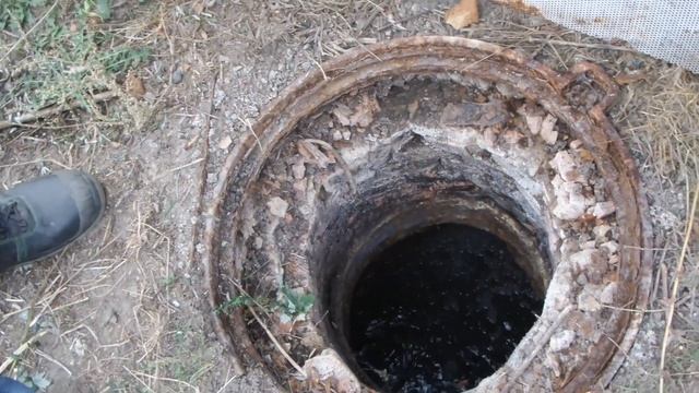 F Бросаем Горящий Факел и Карбид в Выгребную Яму Кидає? смотреть онлайн